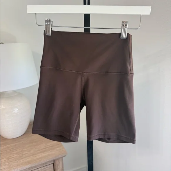 Lululemon Chocolate Brown Biker Shorts Size 2 - Picture 1 of 4